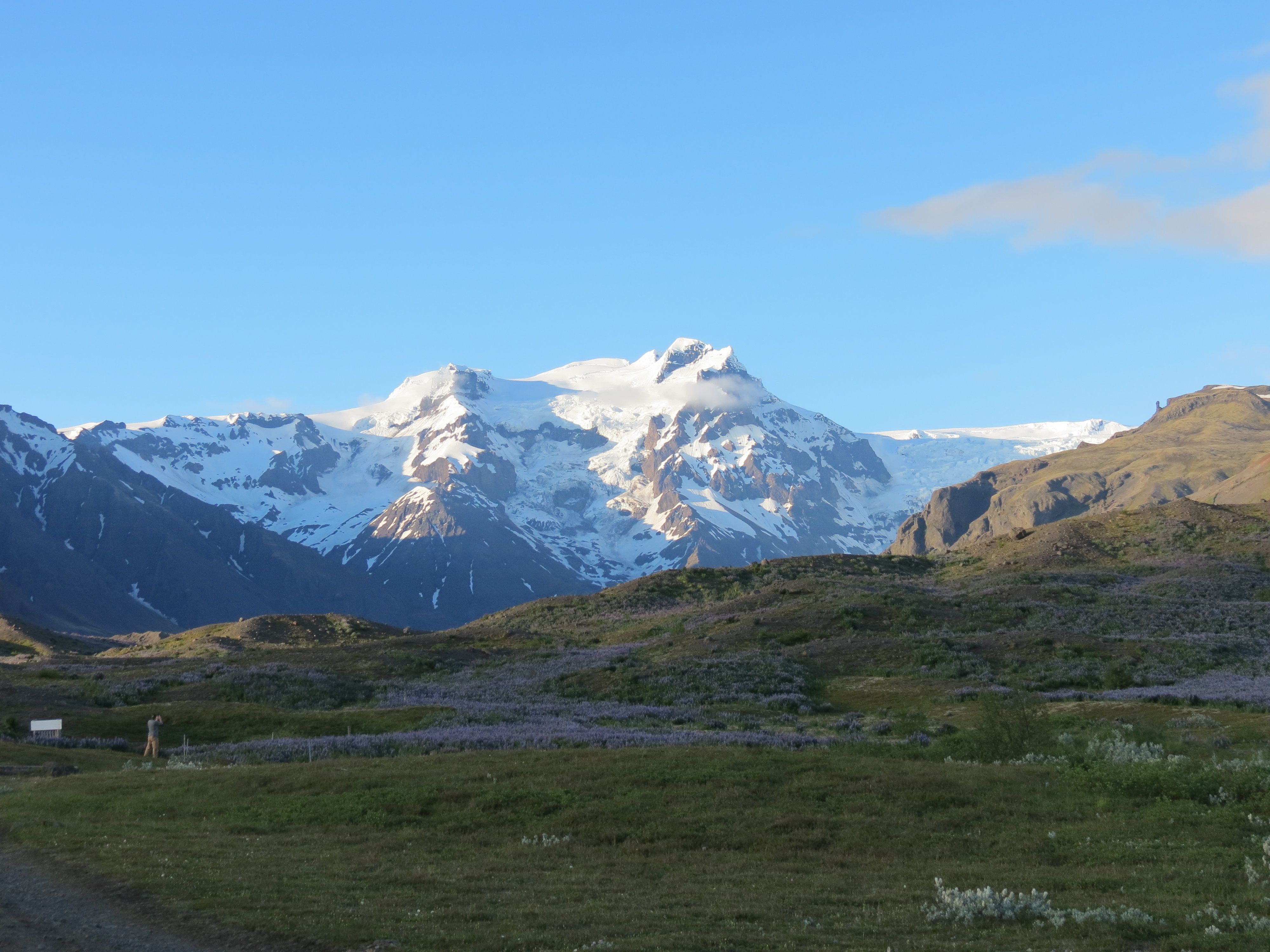 Mountain and shoulder glacier