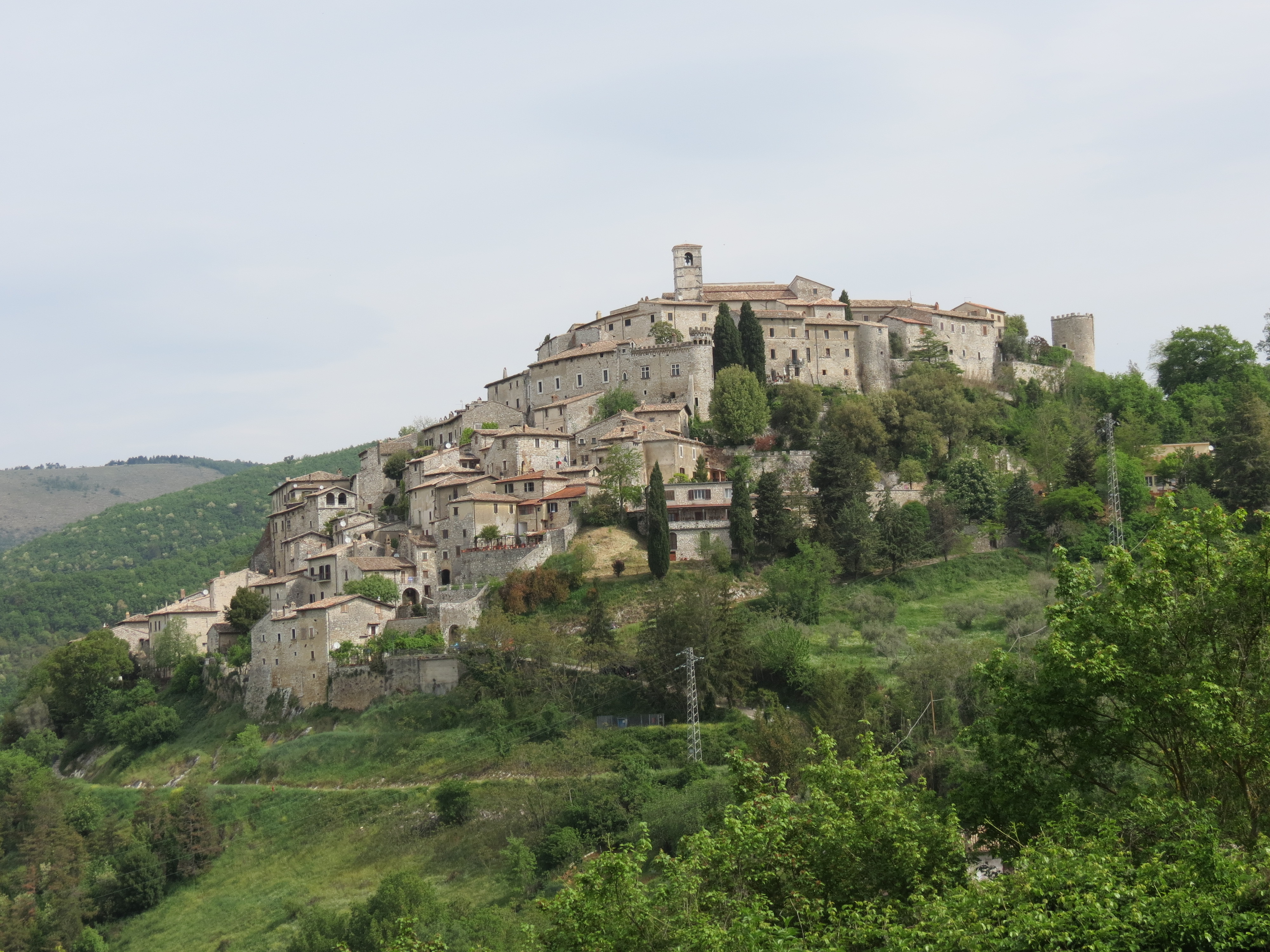 Looking back at Labro from the road south.